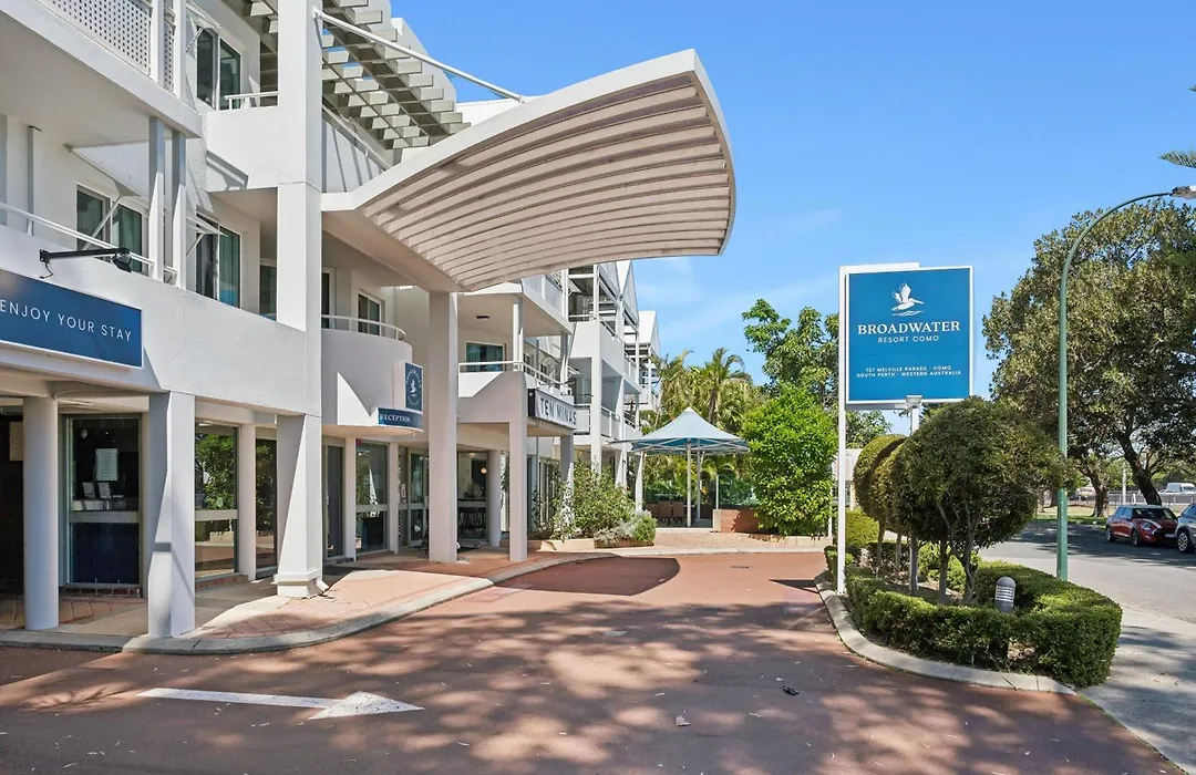 Broadwater Resort Como-1
